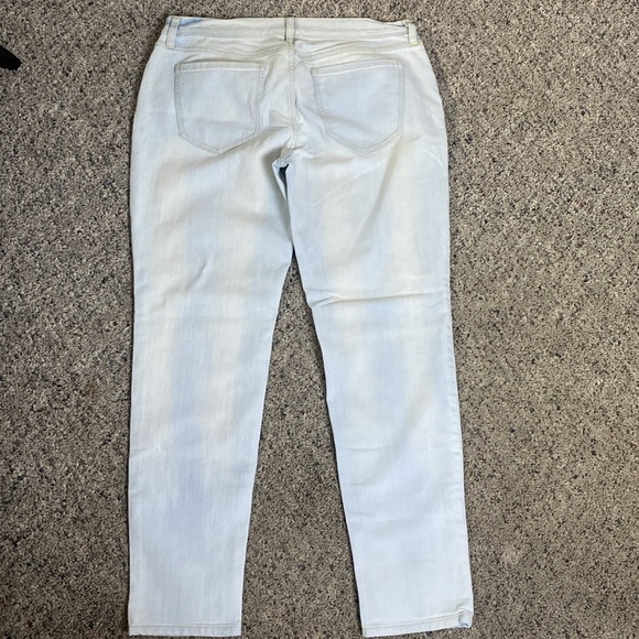 Old Navy Boyfriend Pale Blue Jeans Sz 8 - Picture 6 of 10